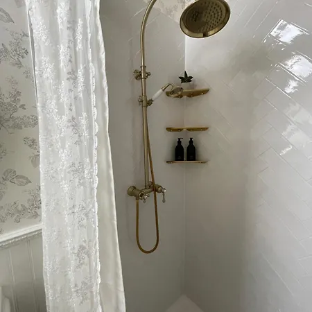 House Of Mailly 住宿加早餐酒店 3*